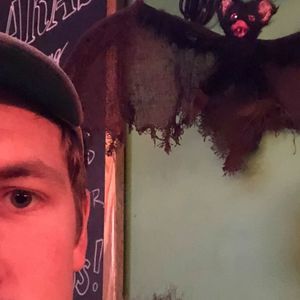 Meet your Posher, Travis